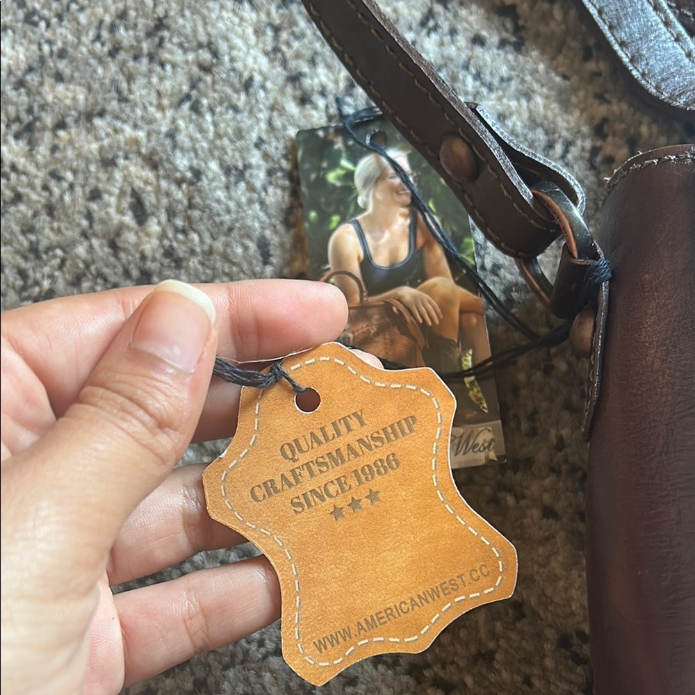 American West Brown Leather Crossbody Bag with Floral Embossing - Picture 12 of 13